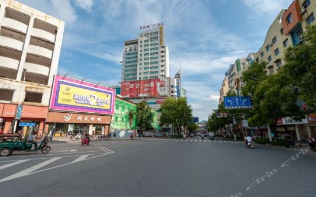 Junyue Haomen Hotel