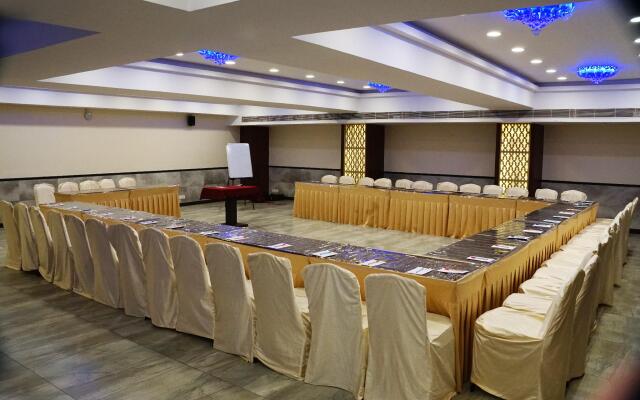 Silver Cloud Hotel & Banquets Ahmedabad
