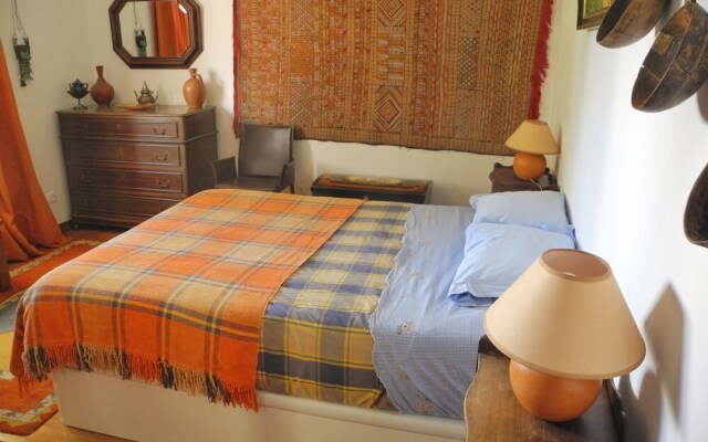 Casa do Oriente Bed & Breakfast