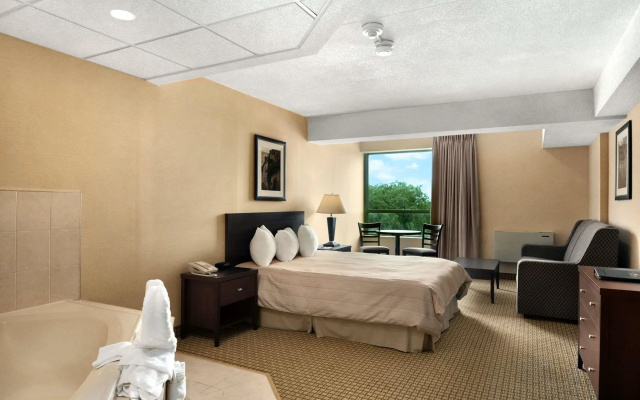 Days Inn by Wyndham Niagara Falls Lundys Lane