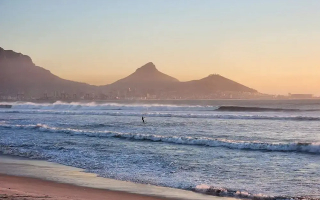 Flamingo Villa Beach Pool Luxury Solar Back Up