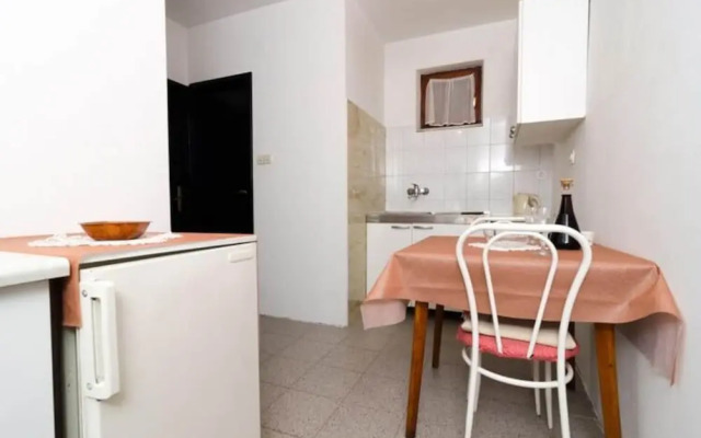 Apartment Dalmatin Zuljana - Two-bedroom Apartment 2