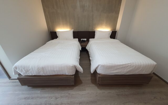 Double D Hotel
