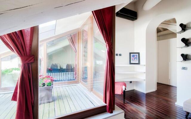 Exclusive Penthouse - by MyHomeInComo