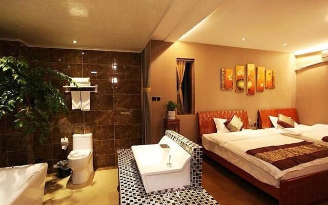 Lijiang Nobles Living Castle Hotel