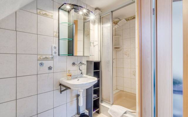 Cozy Apartment in Lichtenhain With Garden