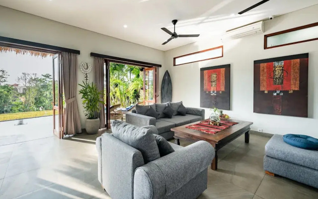 Villa Anyar