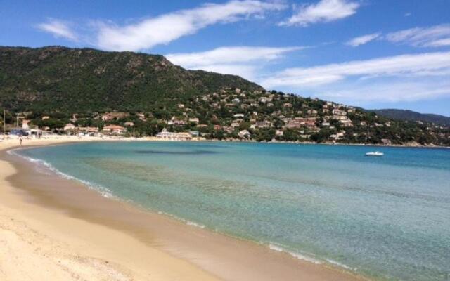 Villa Le Lavandou, 3 pièces, 6 personnes - FR-1-610-44