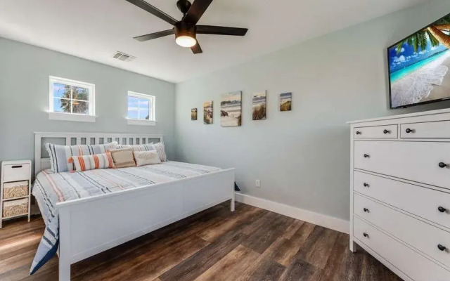 Ew429-chillin at the Beach