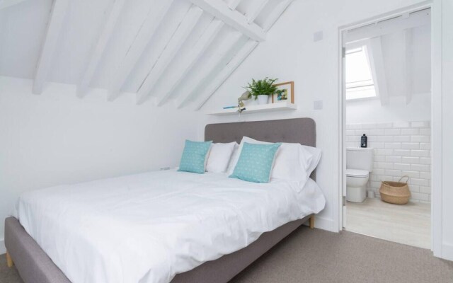 Simple Coastal Luxury Near Southwold Sleeps 10
