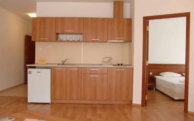 Efir Aparthotel