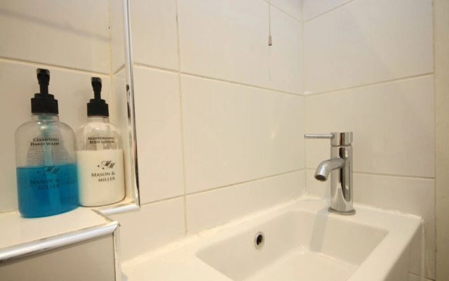 Cosy Central Soho City Studio Apartment