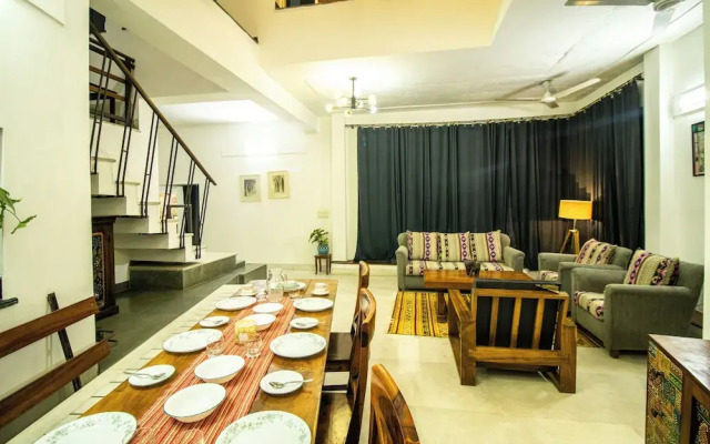 Opulent Antique 6BR Villa in Gurugram