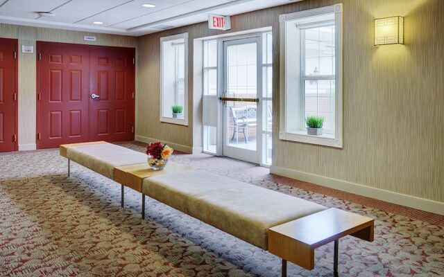 Lakeview Signature Inn Calgary Airport
