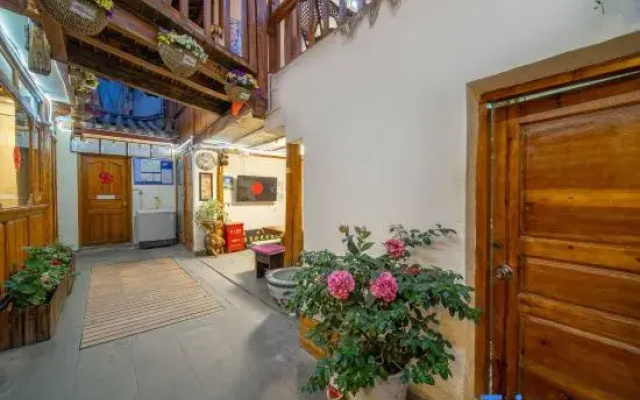 Xingxing Suxu · Snow Mountain Scenic Beauty Stay (The Old Town of Lijiang)