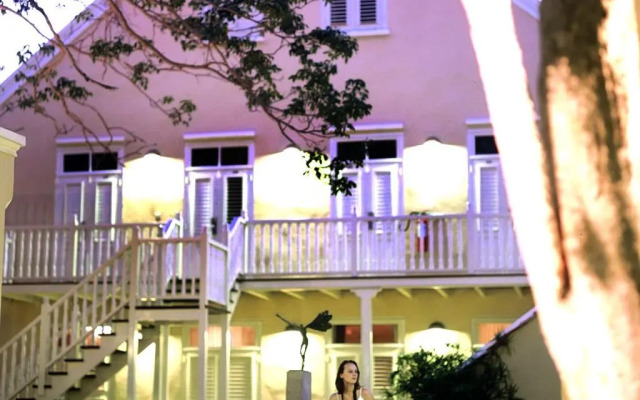 Kura Hulanda Village & Spa