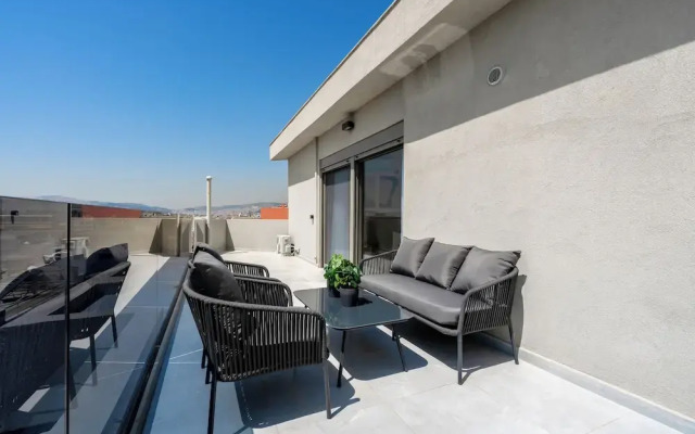 Acropolis View - Stylish City Penthouse
