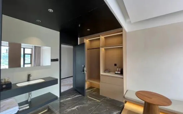 Shangri Boutique Hotel – Guest Rooms – Garze