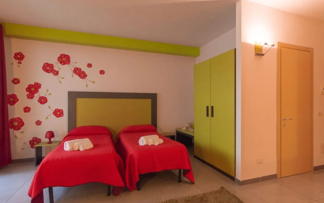 Delta Rooms