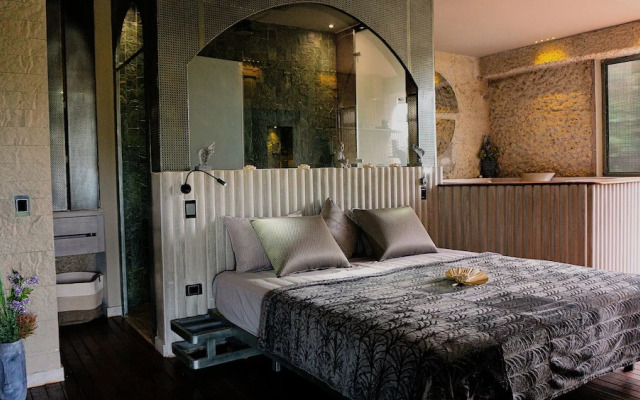 EleMYNT LifeStyle Hotel