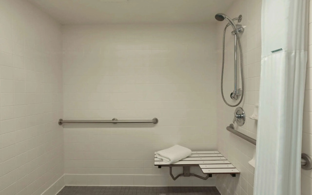 Travelodge by Wyndham Redding CA