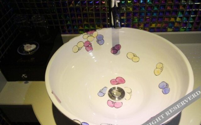 Shi'ai Couples' Hotel