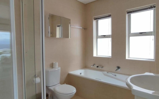 The Bella - 6 Sleeper - Sea Views Pool & Patio