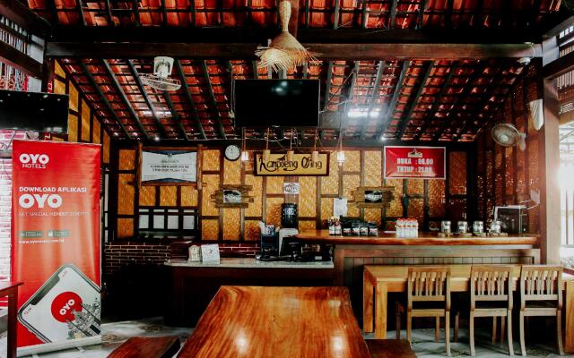 OYO 1230 Kampoeng Osing Syariah Guesthouse