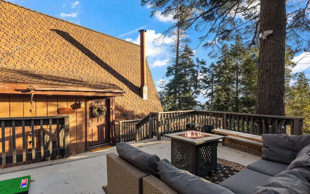The Tranquil Pines A-frame Cabin Spectacular Views!