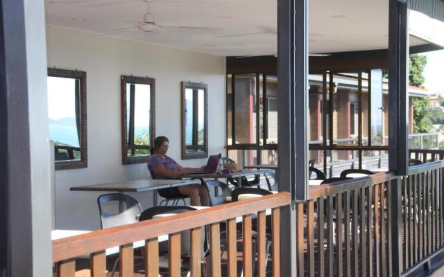 Island View Motel