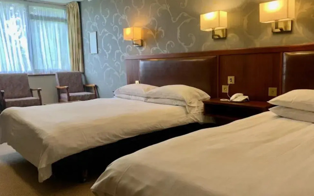The Littlebury Hotel And Restaurant