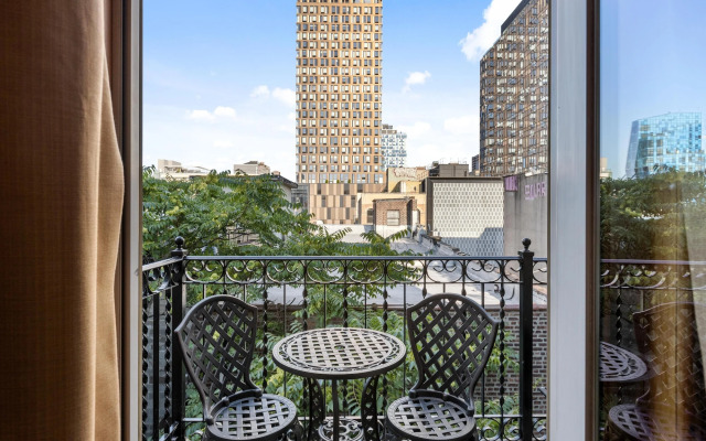 The Historic Blue Moon Hotel - NYC