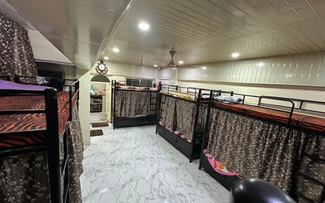 Balaji Dormitory In Andheri