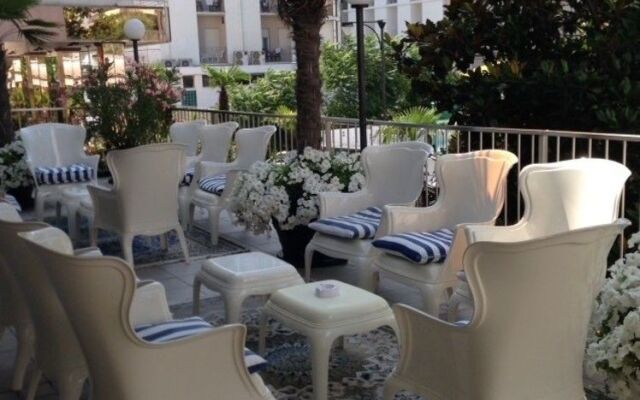 Hotel Caravelle