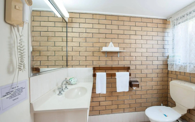 Jacaranda Place Motor Inn