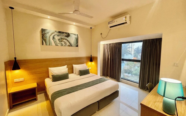 Eiffel Suites