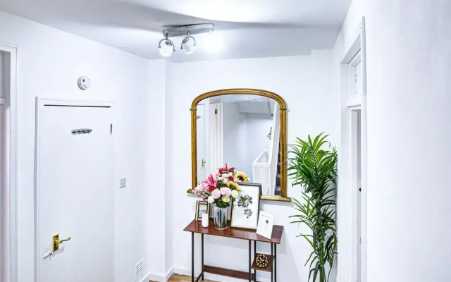 Gorgeous 4 Bedroom House in Central London