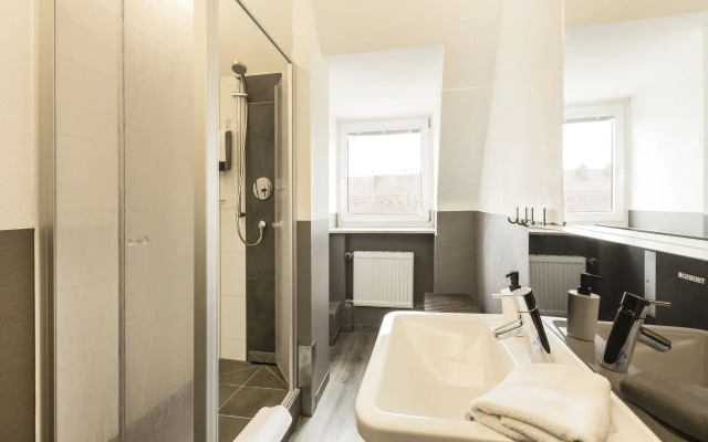 Five Reasons Hotel & Hostel
