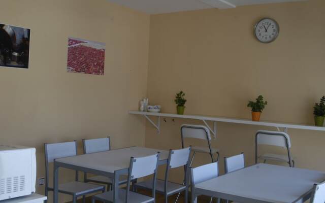 Hostel & Gym Relise - Albergue Juvenil