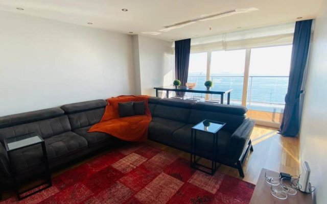 Lux 2 Room Suite Apartment With Seaview In Center