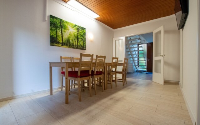 Tolstov-Hotels Beautiful Villa with Big Garden