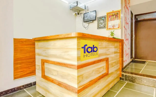 Fabexpress Shree Thakur- 700 Meter Away From Railway Station