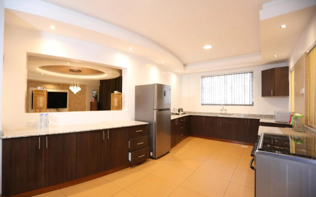 Bidwood Suite Hotel