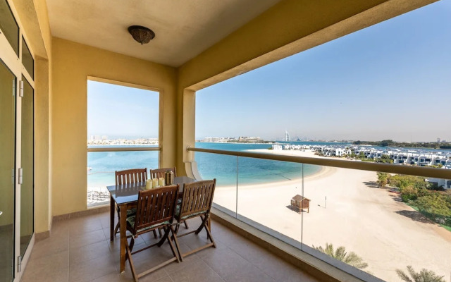 Palm Living 2BR Maid w Pool Beach Access