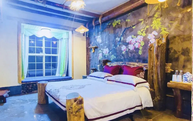 Dielianhua Cowherd Inn Zhangjiajie