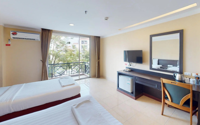 J & Y Lodge Hotel
