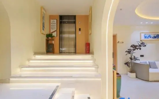 Yuan Gongtang Inn (Jingdezhen Taoxi Creative Street Store)