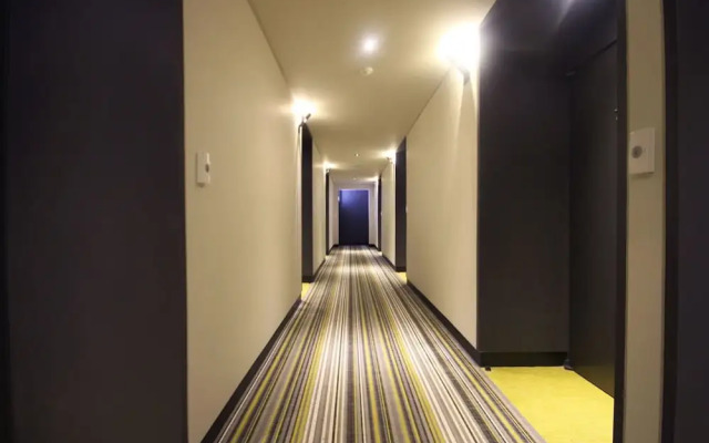 Busan Yeonsan-dong Oops