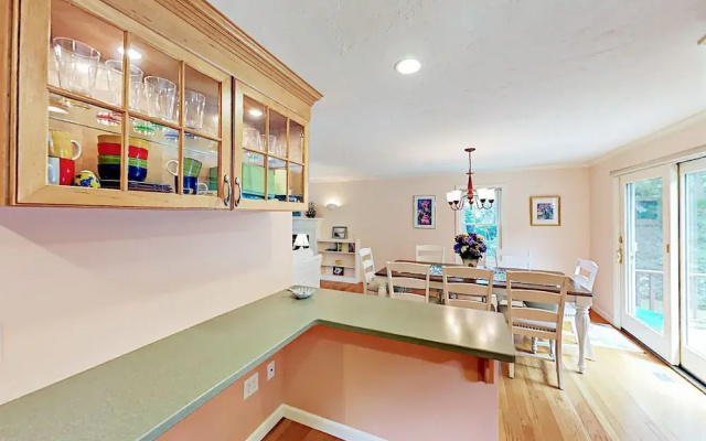 Countryside Home 4 Bedrooms 2 Bathrooms Home