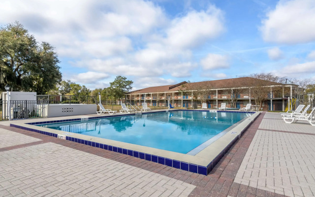 Motel 6 Ocala, FL - Conference Center